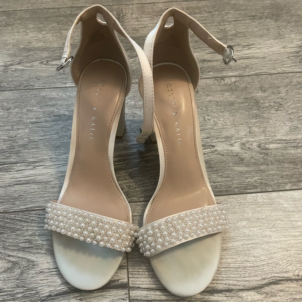 Kelly + Katie pearl block heels 🤍